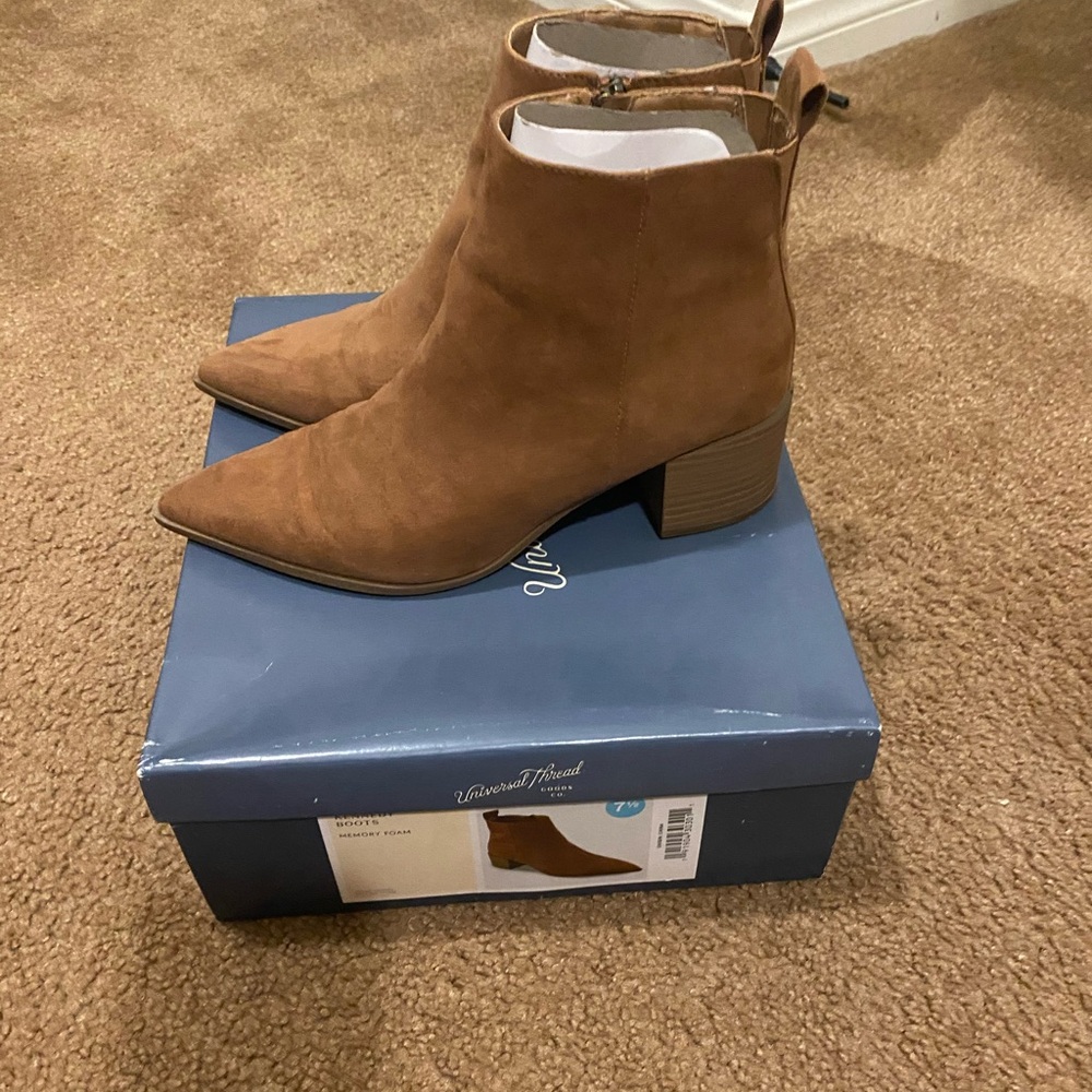 Women’s universal thread boot